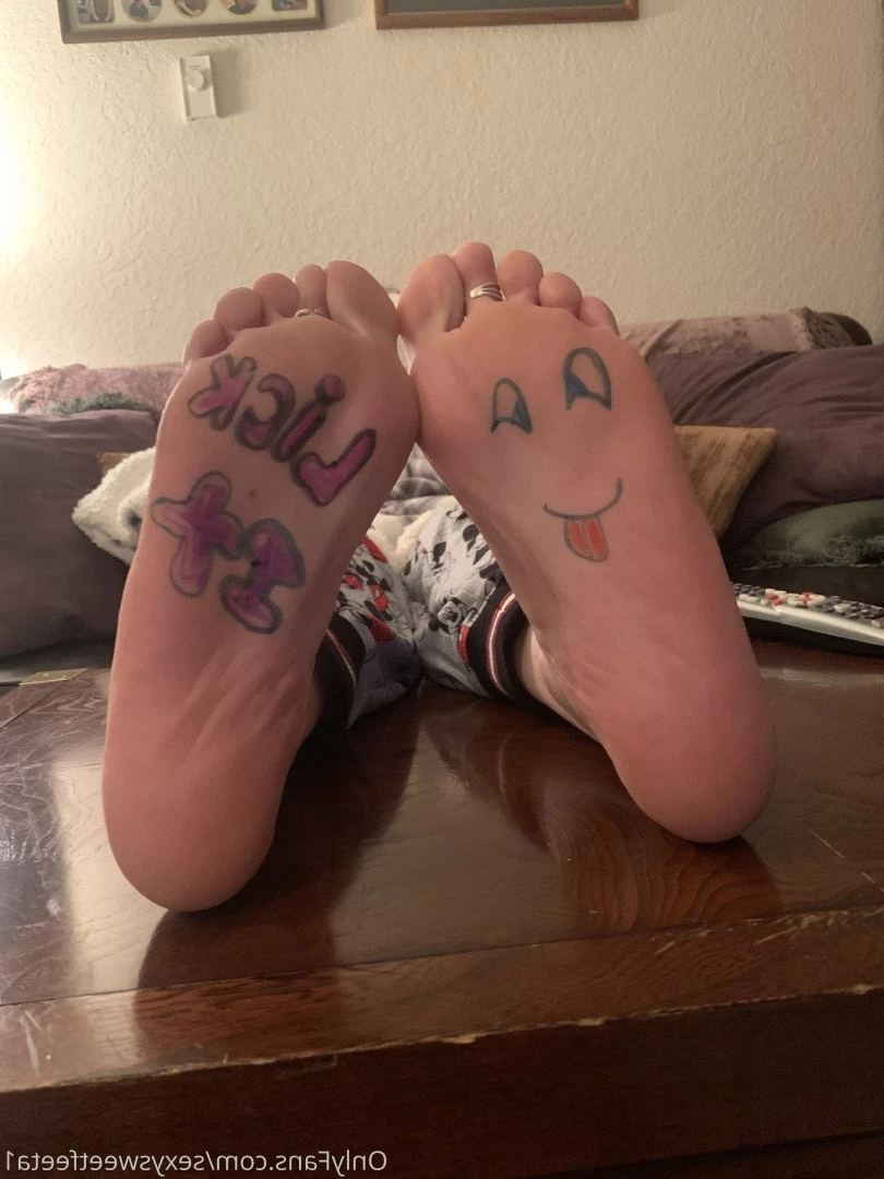 sexysweetfeetana [ sexysweetfeeta1 ] Onlyfans leaked photo 2727819 on Hotleaks.tv