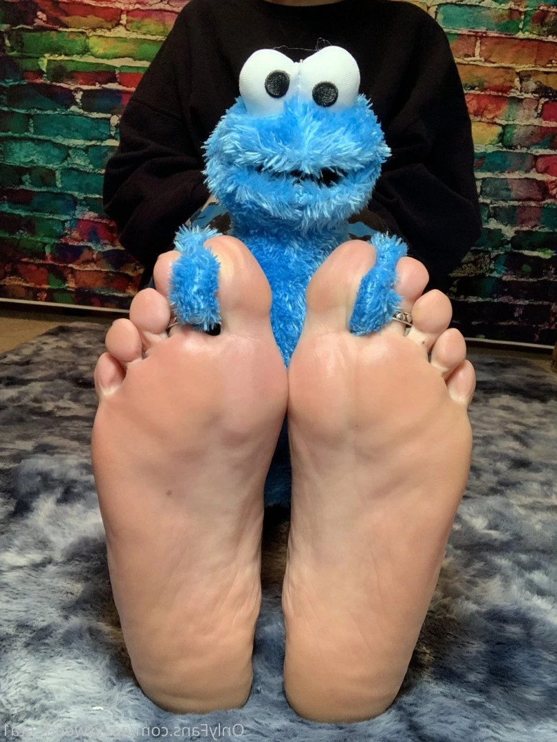 sexysweetfeetana [ sexysweetfeeta1 ] Onlyfans leaked photo 2727825 on Hotleaks.tv