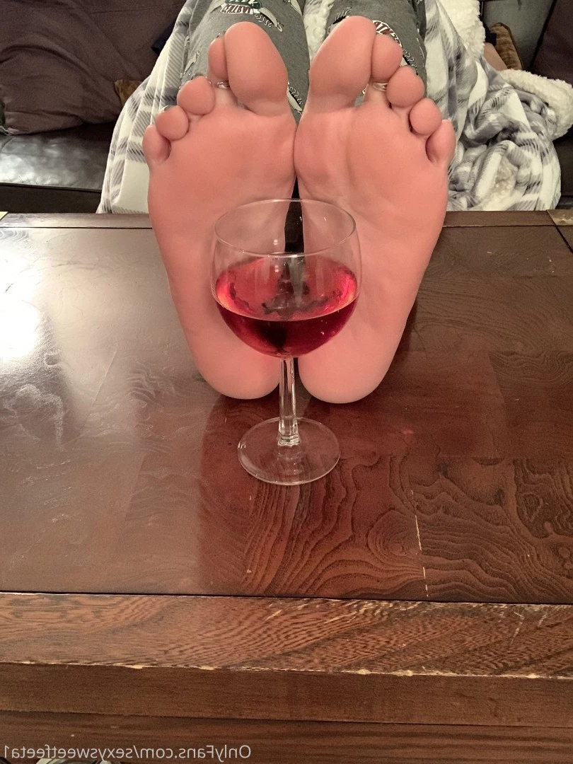 sexysweetfeetana [ sexysweetfeeta1 ] Onlyfans leaked photo 2727936 on Hotleaks.tv