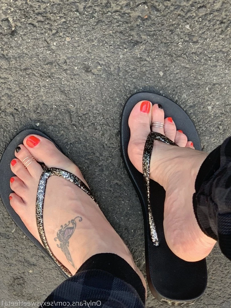 sexysweetfeetana [ sexysweetfeeta1 ] Onlyfans leaked photo 2728192 on Hotleaks.tv