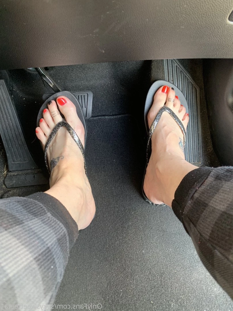 sexysweetfeetana [ sexysweetfeeta1 ] Onlyfans leaked photo 2728983 on Hotleaks.tv