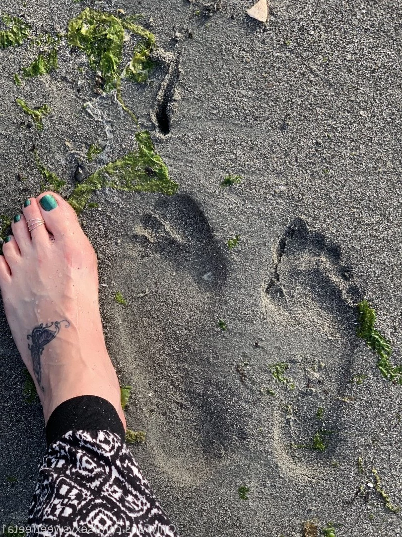 sexysweetfeetana [ sexysweetfeeta1 ] Onlyfans leaked photo 2729639 on Hotleaks.tv