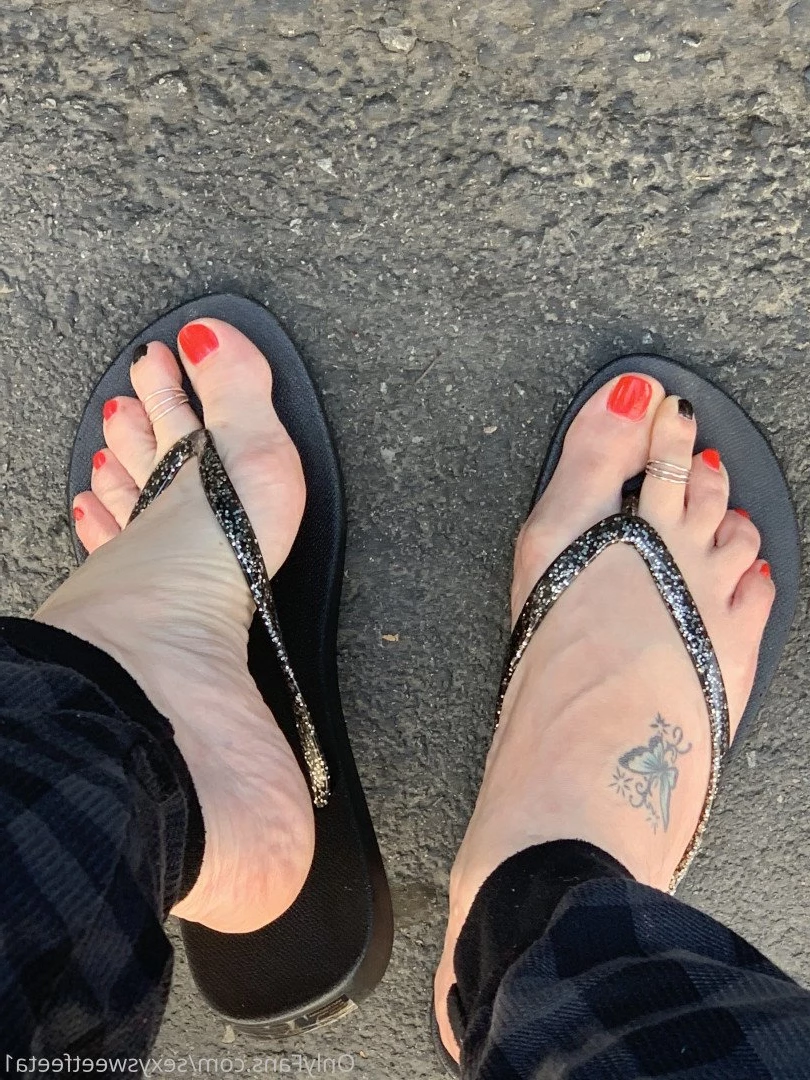 sexysweetfeetana [ sexysweetfeeta1 ] Onlyfans leaked photo 2729802 on Hotleaks.tv
