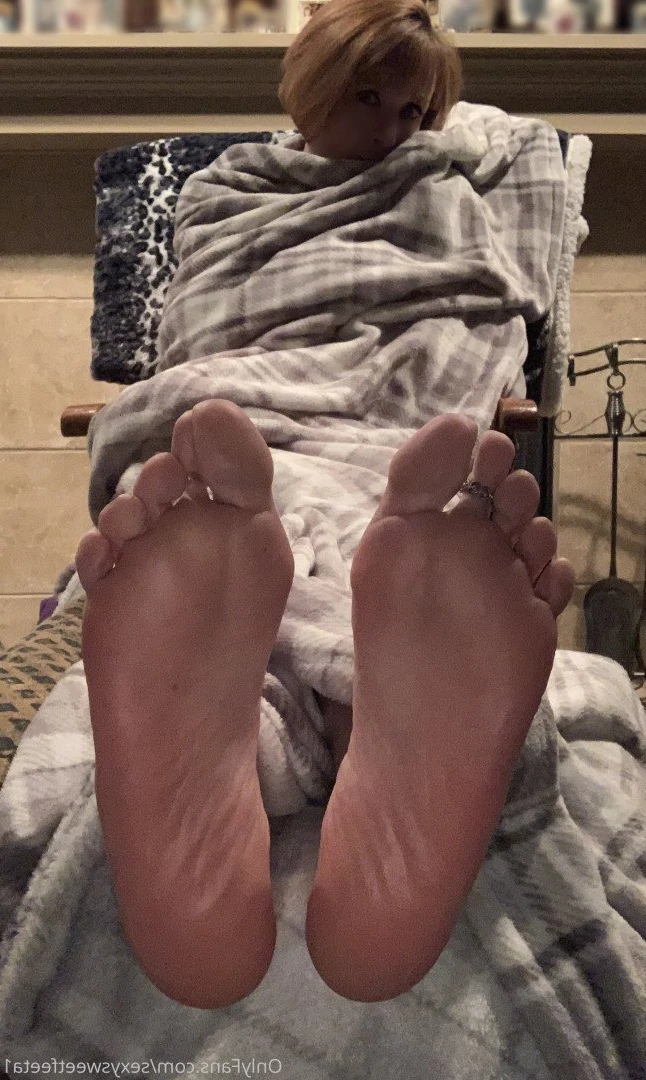 sexysweetfeetana [ sexysweetfeeta1 ] Onlyfans leaked photo 2729858 on Hotleaks.tv