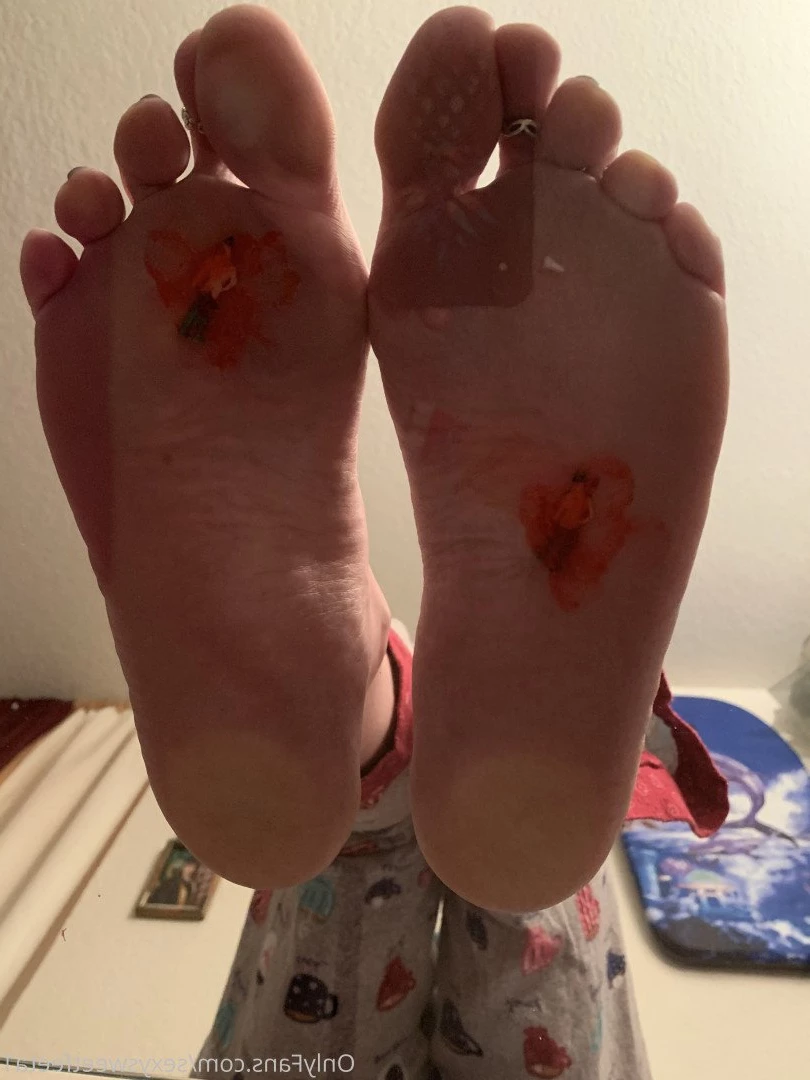 sexysweetfeetana [ sexysweetfeeta1 ] Onlyfans leaked photo 2730826 on Hotleaks.tv