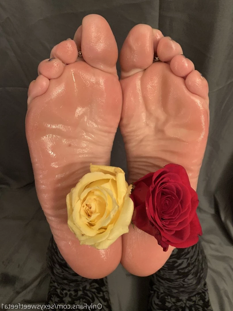 sexysweetfeetana [ sexysweetfeeta1 ] Onlyfans leaked photo 2730847 on Hotleaks.tv