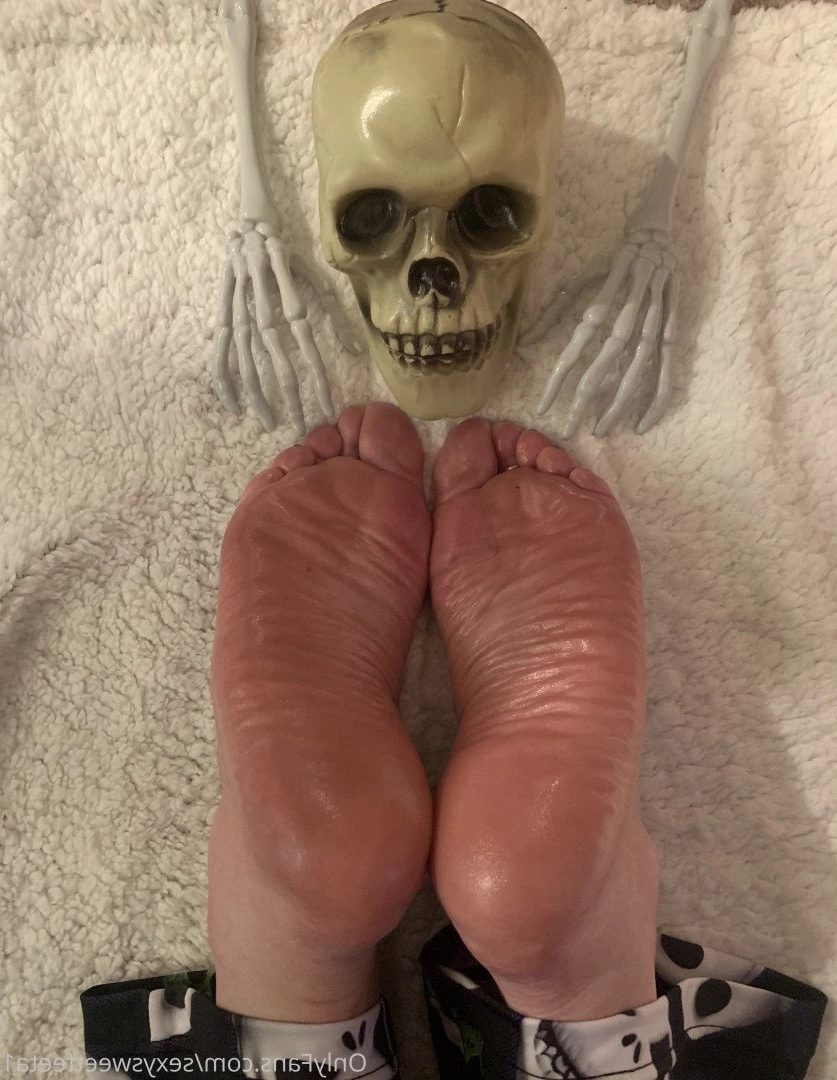 sexysweetfeetana [ sexysweetfeeta1 ] Onlyfans leaked photo 2731629 on Hotleaks.tv