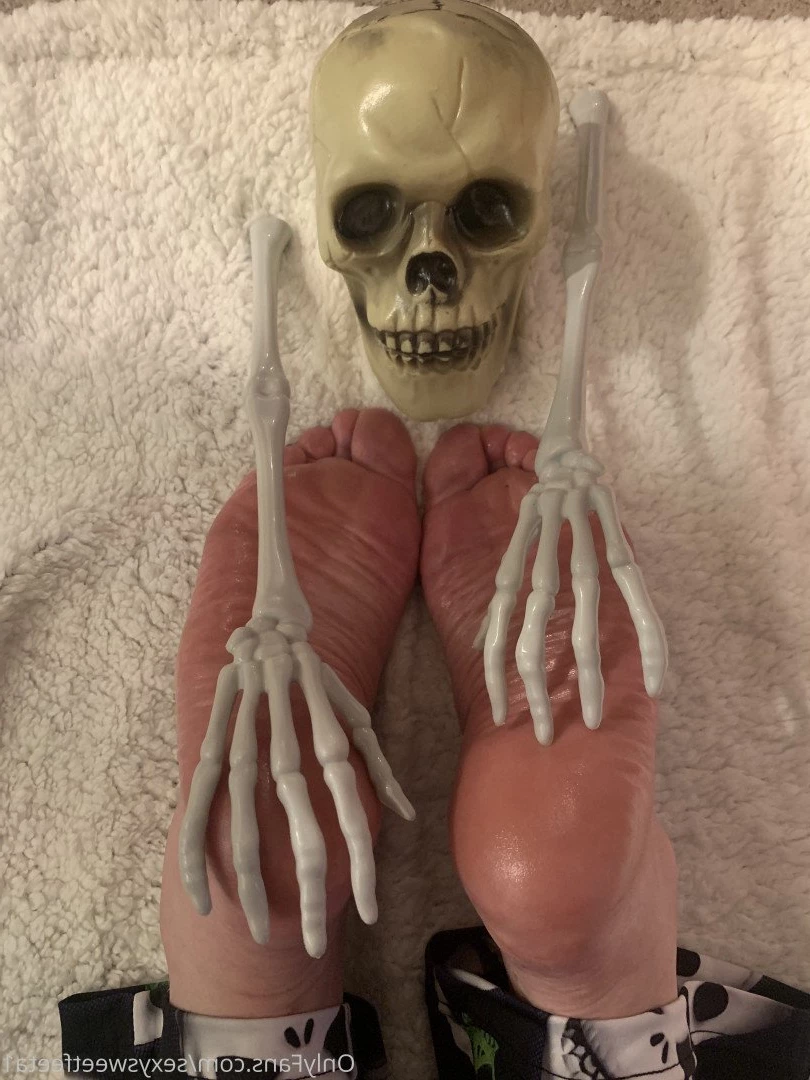 sexysweetfeetana [ sexysweetfeeta1 ] Onlyfans leaked photo 2731729 on Hotleaks.tv