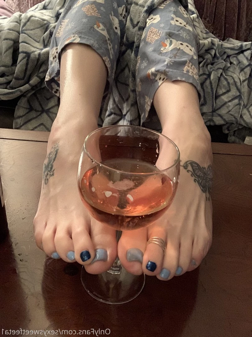 sexysweetfeetana [ sexysweetfeeta1 ] Onlyfans leaked photo 2732067 on Hotleaks.tv