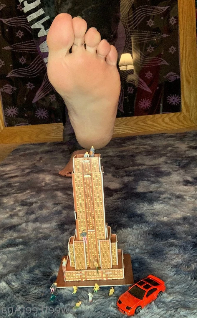 sexysweetfeetana [ sexysweetfeeta1 ] Onlyfans leaked photo 2732106 on Hotleaks.tv