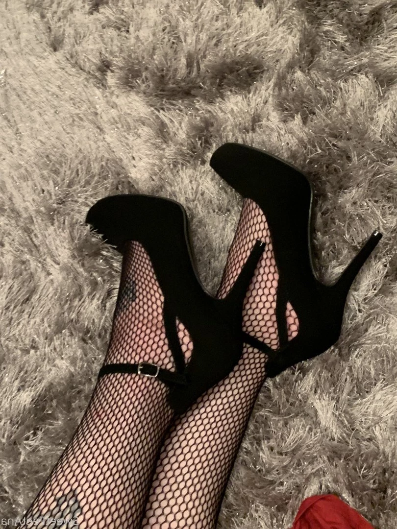 sexysweetfeetana [ sexysweetfeeta1 ] Onlyfans leaked photo 2732599 on Hotleaks.tv