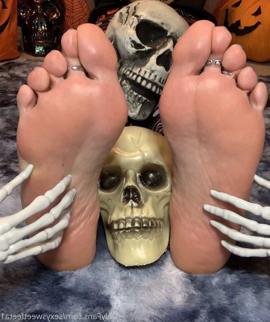 sexysweetfeetana [ sexysweetfeeta1 ] Onlyfans leaked photo 2732608 on Hotleaks.tv