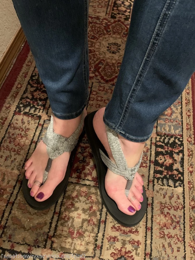 sexysweetfeetana [ sexysweetfeeta1 ] Onlyfans leaked photo 2732618 on Hotleaks.tv