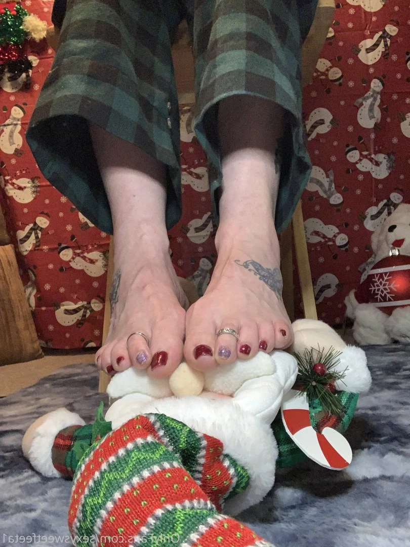 sexysweetfeetana [ sexysweetfeeta1 ] Onlyfans leaked photo 2732876 on Hotleaks.tv