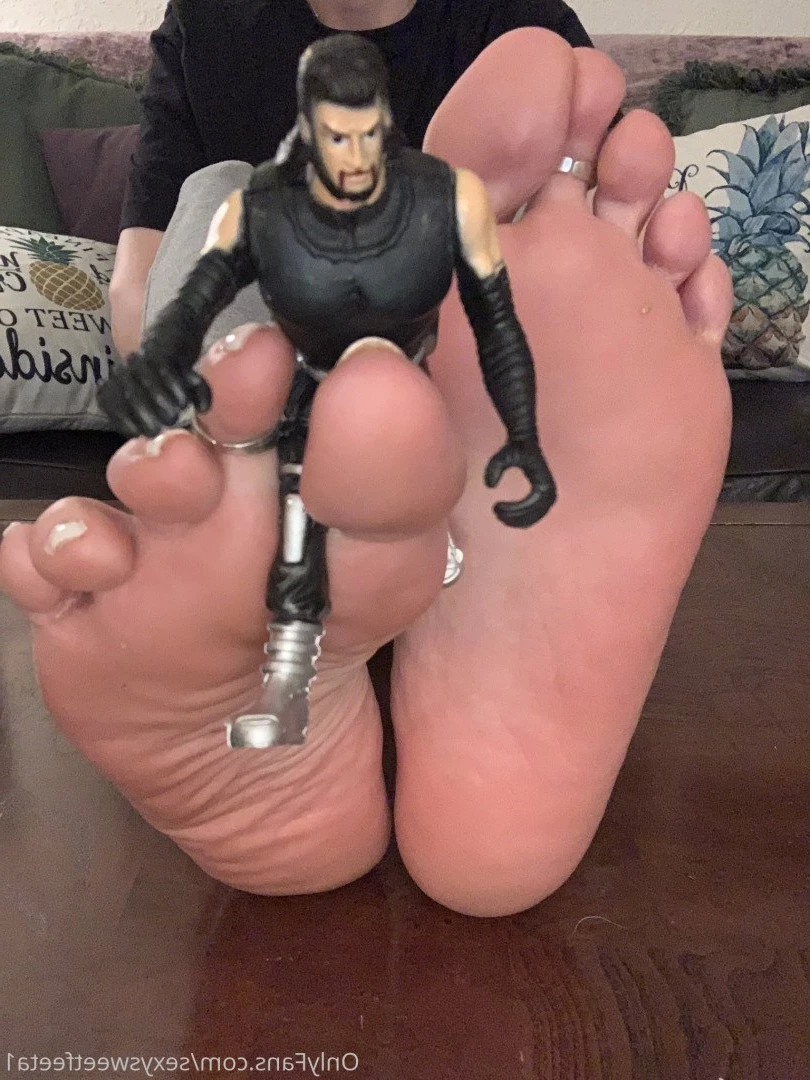 sexysweetfeetana [ sexysweetfeeta1 ] Onlyfans leaked photo 2733356 on Hotleaks.tv