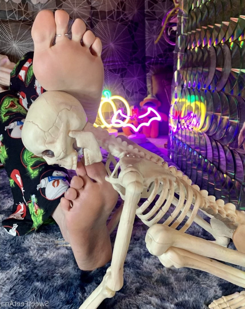 sexysweetfeetana [ sexysweetfeeta1 ] Onlyfans leaked photo 2733370 on Hotleaks.tv