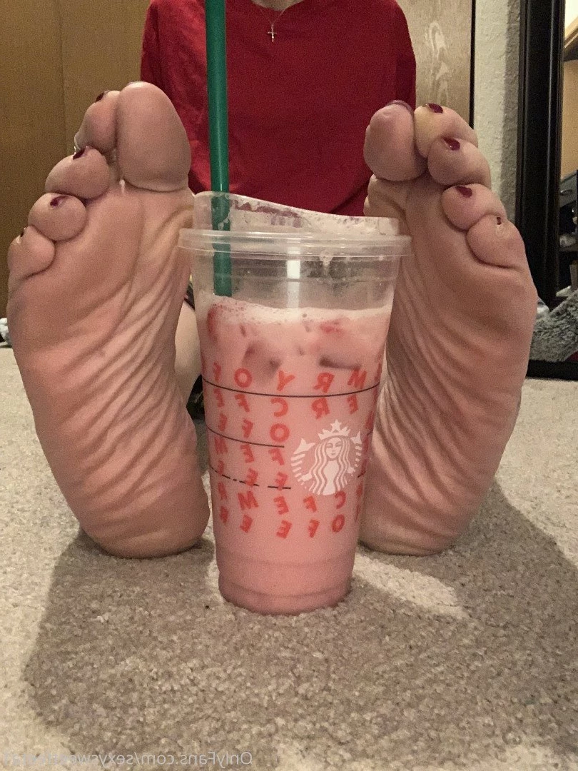 sexysweetfeetana [ sexysweetfeeta1 ] Onlyfans leaked photo 2734333 on Hotleaks.tv