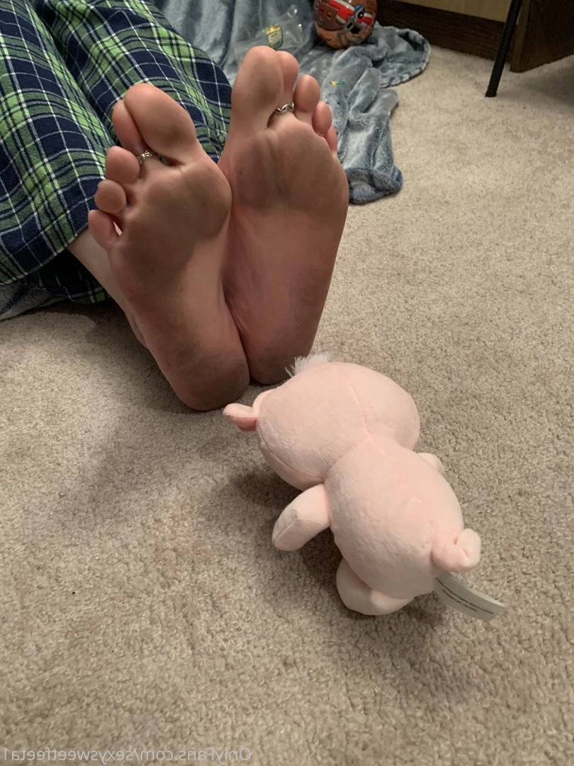 sexysweetfeetana [ sexysweetfeeta1 ] Onlyfans leaked photo 2734742 on Hotleaks.tv