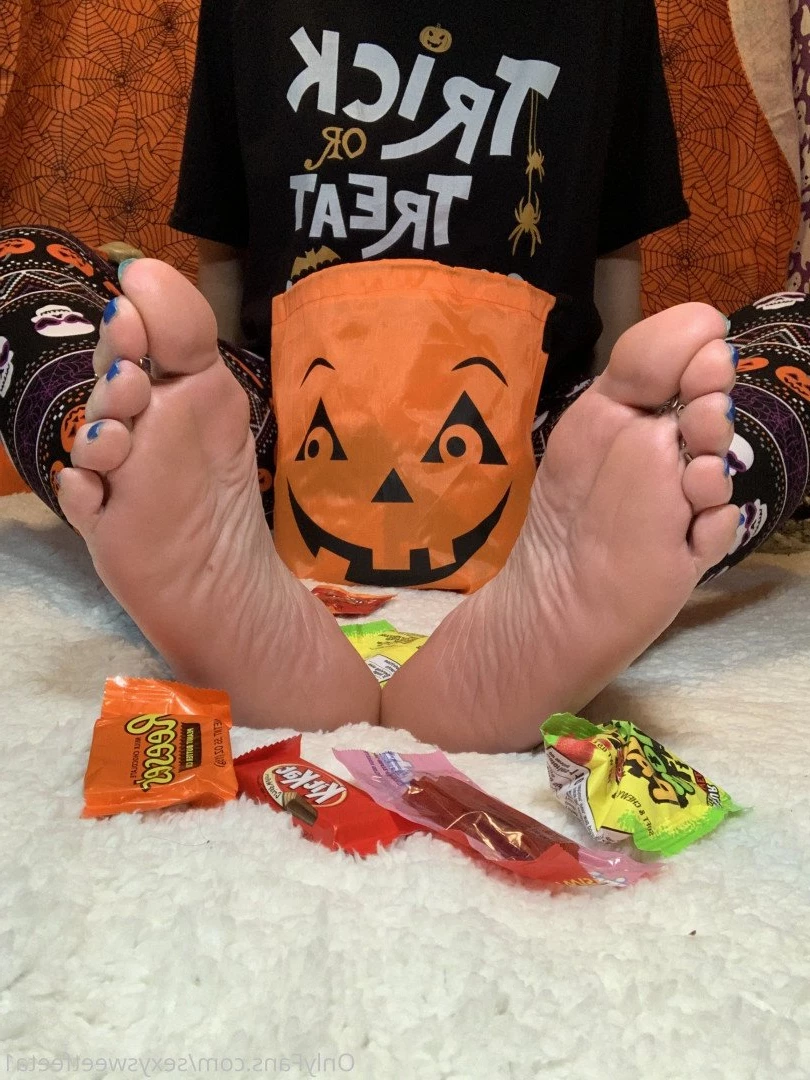 sexysweetfeetana [ sexysweetfeeta1 ] Onlyfans leaked photo 2735136 on Hotleaks.tv