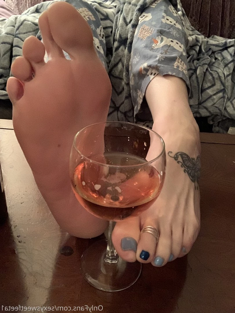 sexysweetfeetana [ sexysweetfeeta1 ] Onlyfans leaked photo 2736209 on Hotleaks.tv