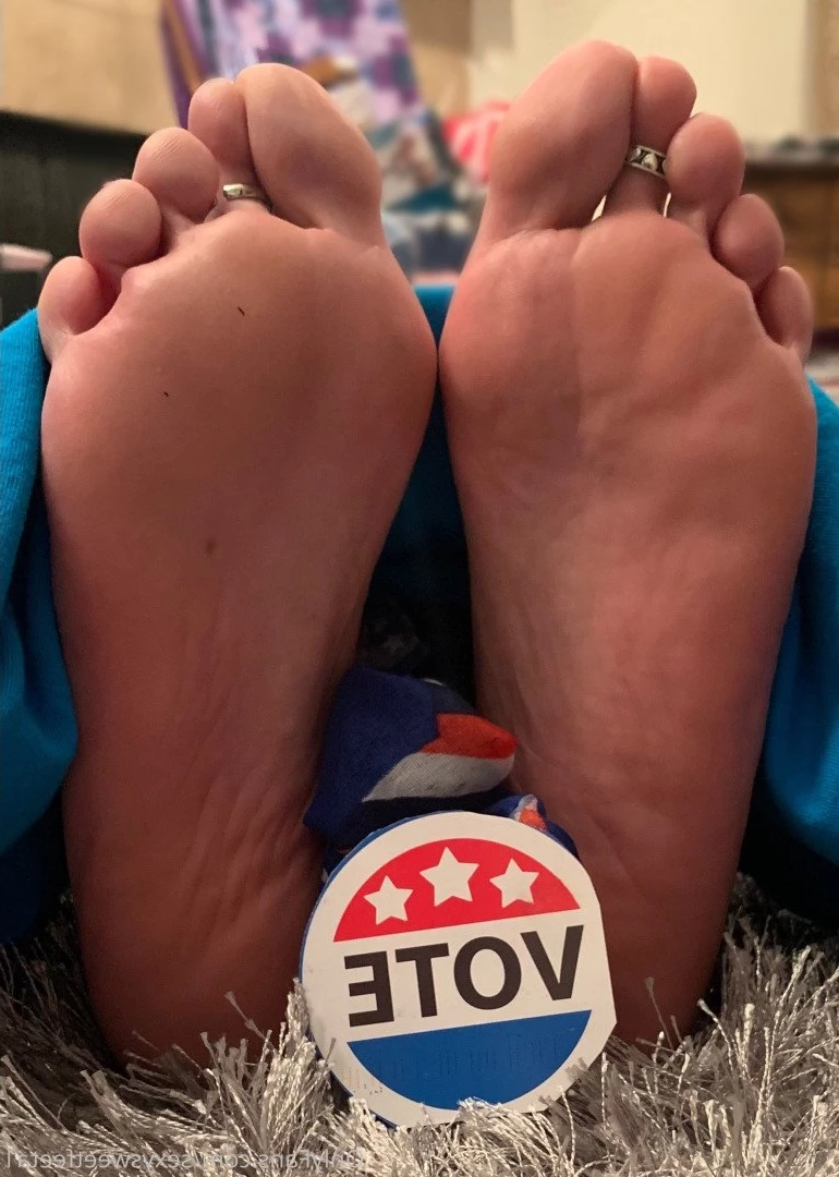 sexysweetfeetana [ sexysweetfeeta1 ] Onlyfans leaked photo 2737085 on Hotleaks.tv