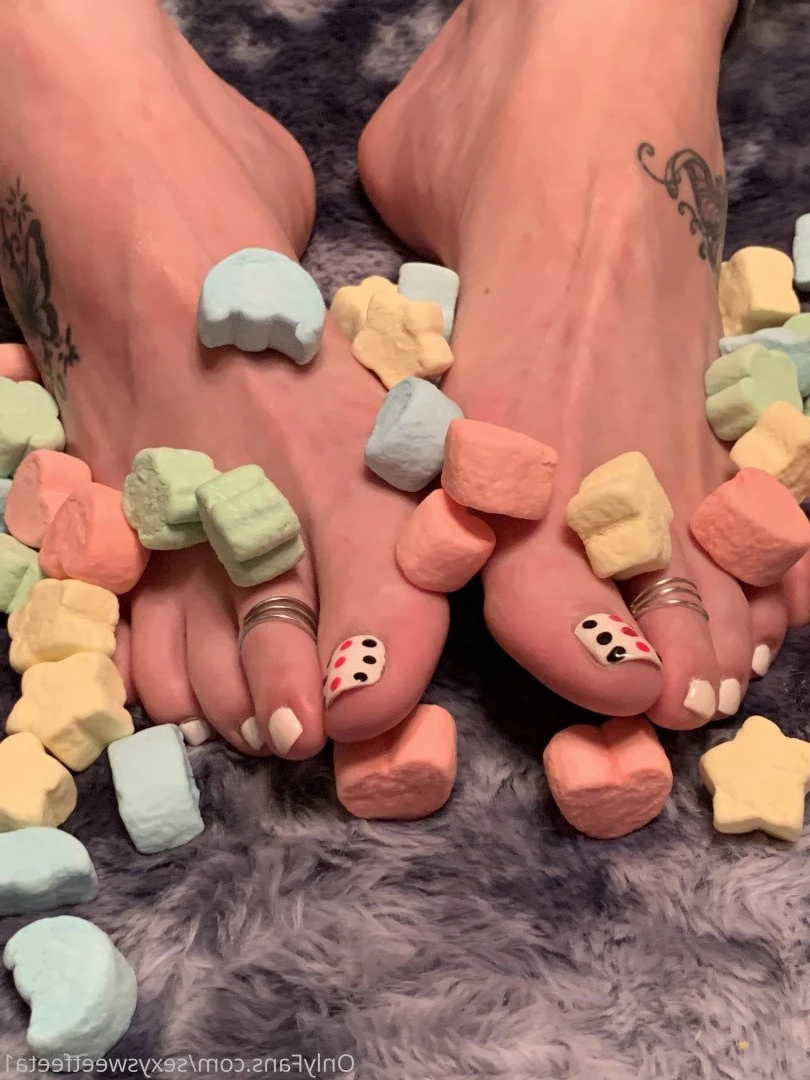 sexysweetfeetana [ sexysweetfeeta1 ] Onlyfans leaked photo 2737119 on Hotleaks.tv