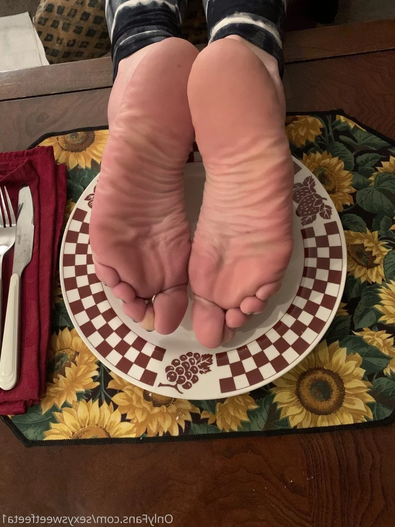 sexysweetfeetana [ sexysweetfeeta1 ] Onlyfans leaked photo 2737277 on Hotleaks.tv