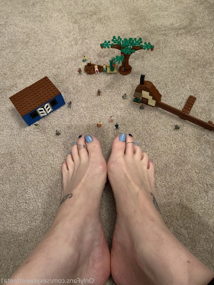 sexysweetfeetana [ sexysweetfeeta1 ] Onlyfans leaked photo 2737536 on Hotleaks.tv
