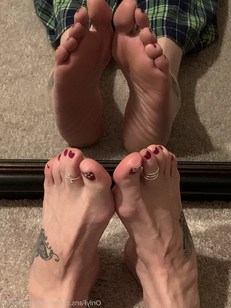 sexysweetfeetana [ sexysweetfeeta1 ] Onlyfans leaked photo 2737880 on Hotleaks.tv
