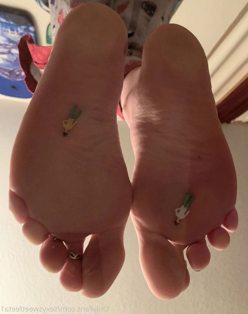 sexysweetfeetana [ sexysweetfeeta1 ] Onlyfans leaked photo 2737996 on Hotleaks.tv