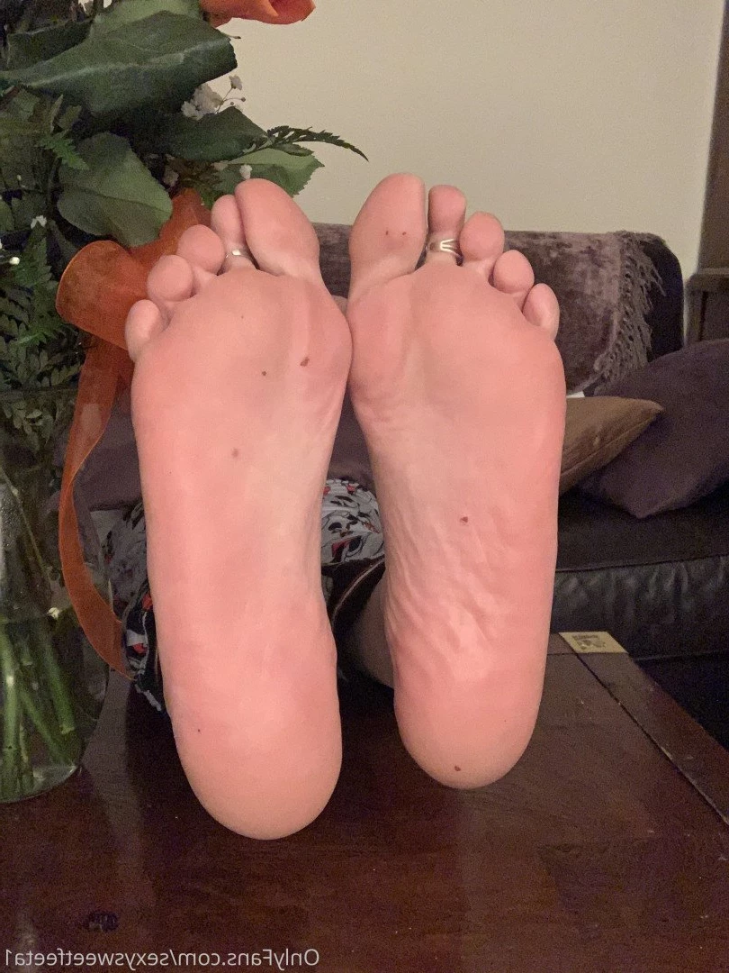 sexysweetfeetana [ sexysweetfeeta1 ] Onlyfans leaked photo 2738535 on Hotleaks.tv