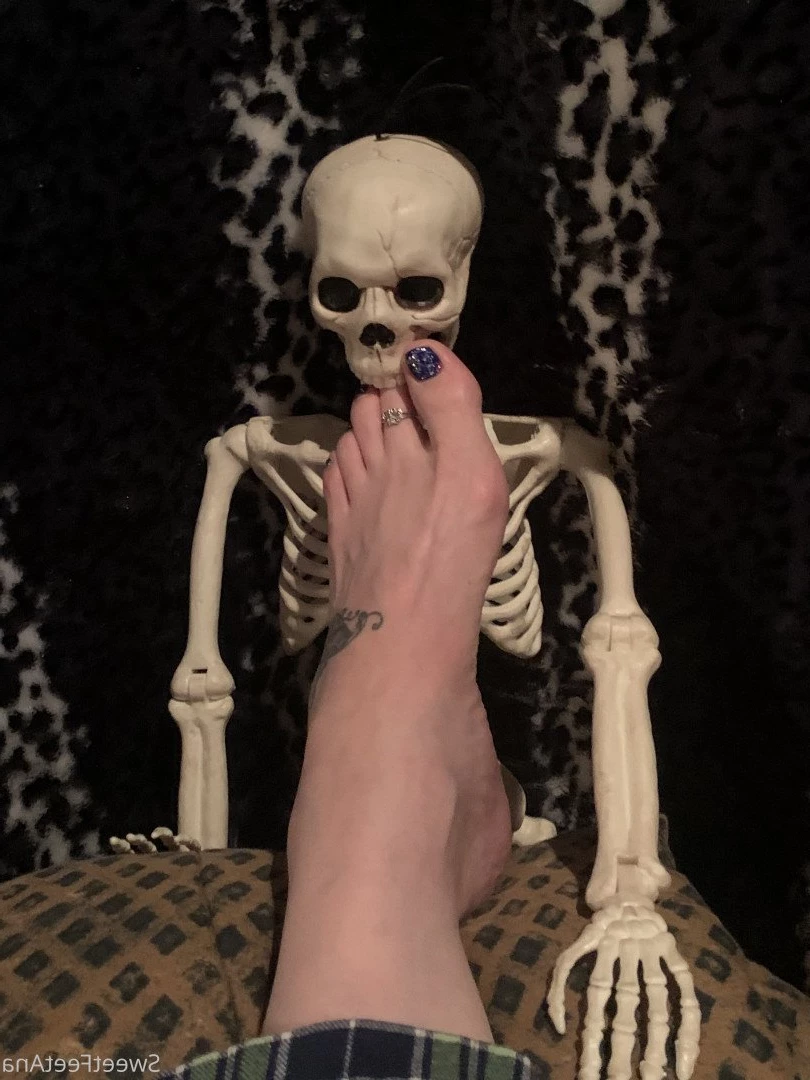 sexysweetfeetana [ sexysweetfeeta1 ] Onlyfans leaked photo 2738768 on Hotleaks.tv