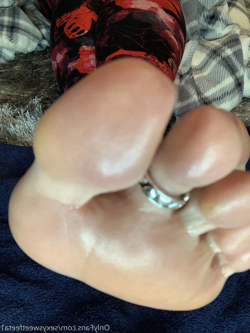 sexysweetfeetana [ sexysweetfeeta1 ] Onlyfans leaked photo 2738808 on Hotleaks.tv
