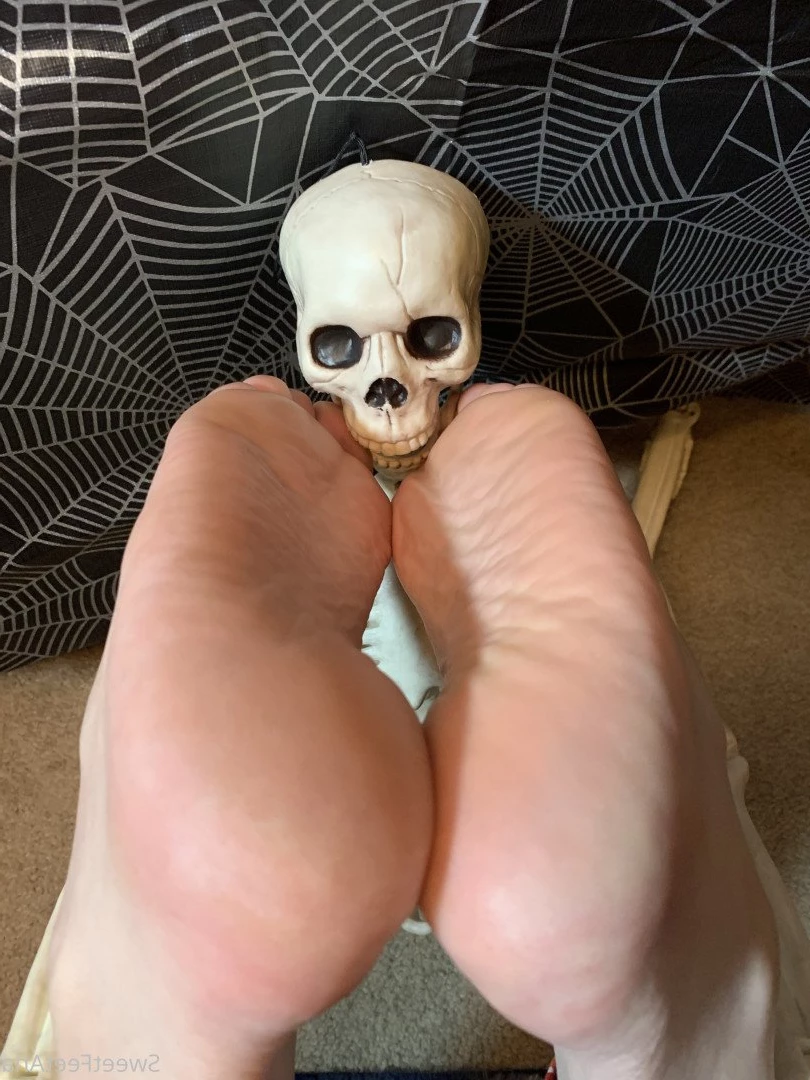 sexysweetfeetana [ sexysweetfeeta1 ] Onlyfans leaked photo 2739620 on Hotleaks.tv