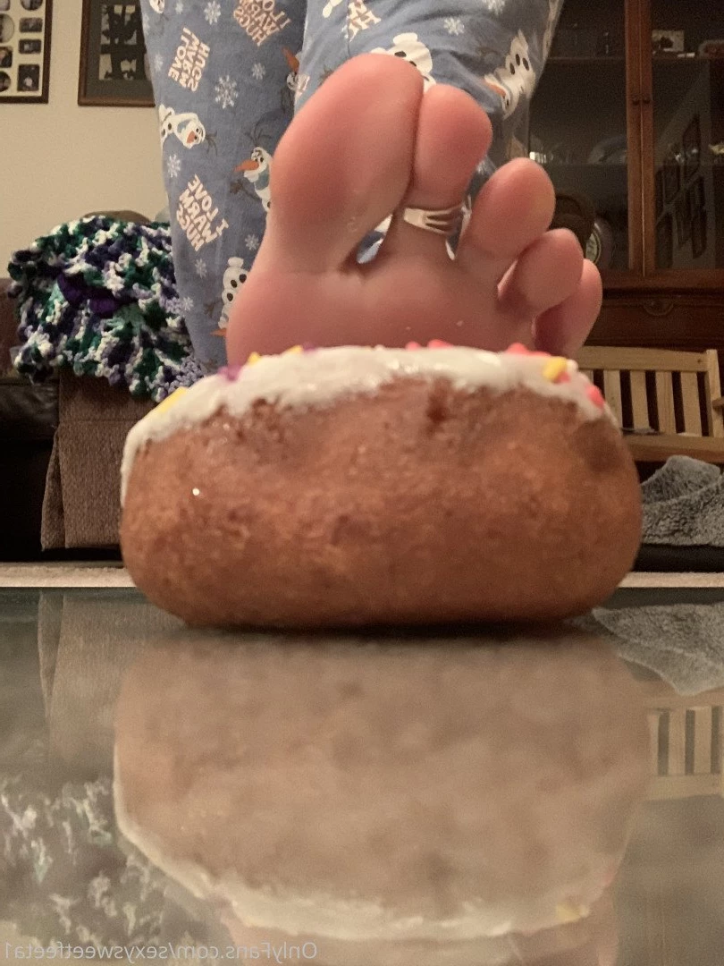 sexysweetfeetana [ sexysweetfeeta1 ] Onlyfans leaked photo 2739627 on Hotleaks.tv