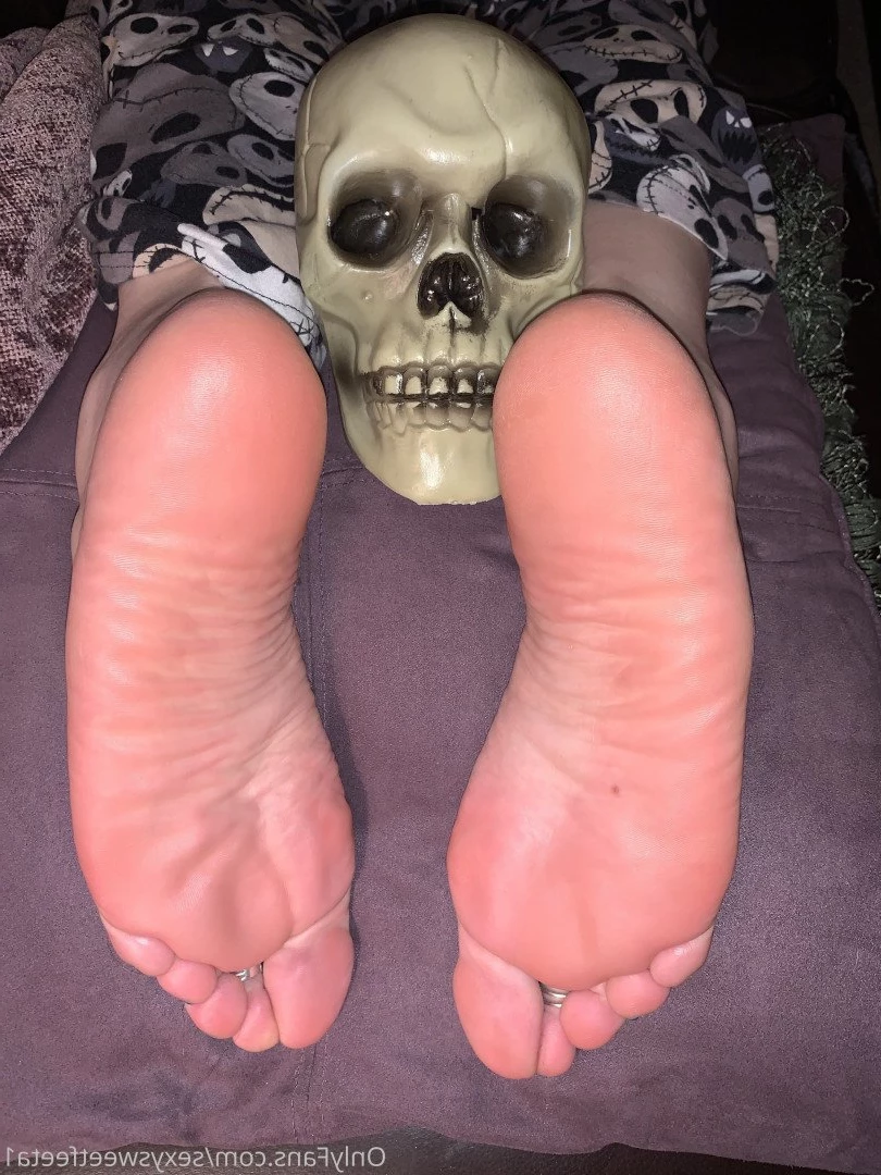 sexysweetfeetana [ sexysweetfeeta1 ] Onlyfans leaked photo 2739674 on Hotleaks.tv