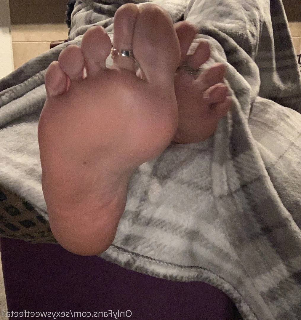 sexysweetfeetana [ sexysweetfeeta1 ] Onlyfans leaked photo 2739786 on Hotleaks.tv