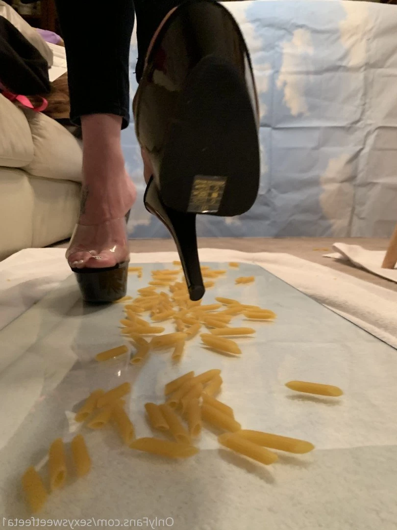 sexysweetfeetana [ sexysweetfeeta1 ] Onlyfans leaked photo 2740517 on Hotleaks.tv