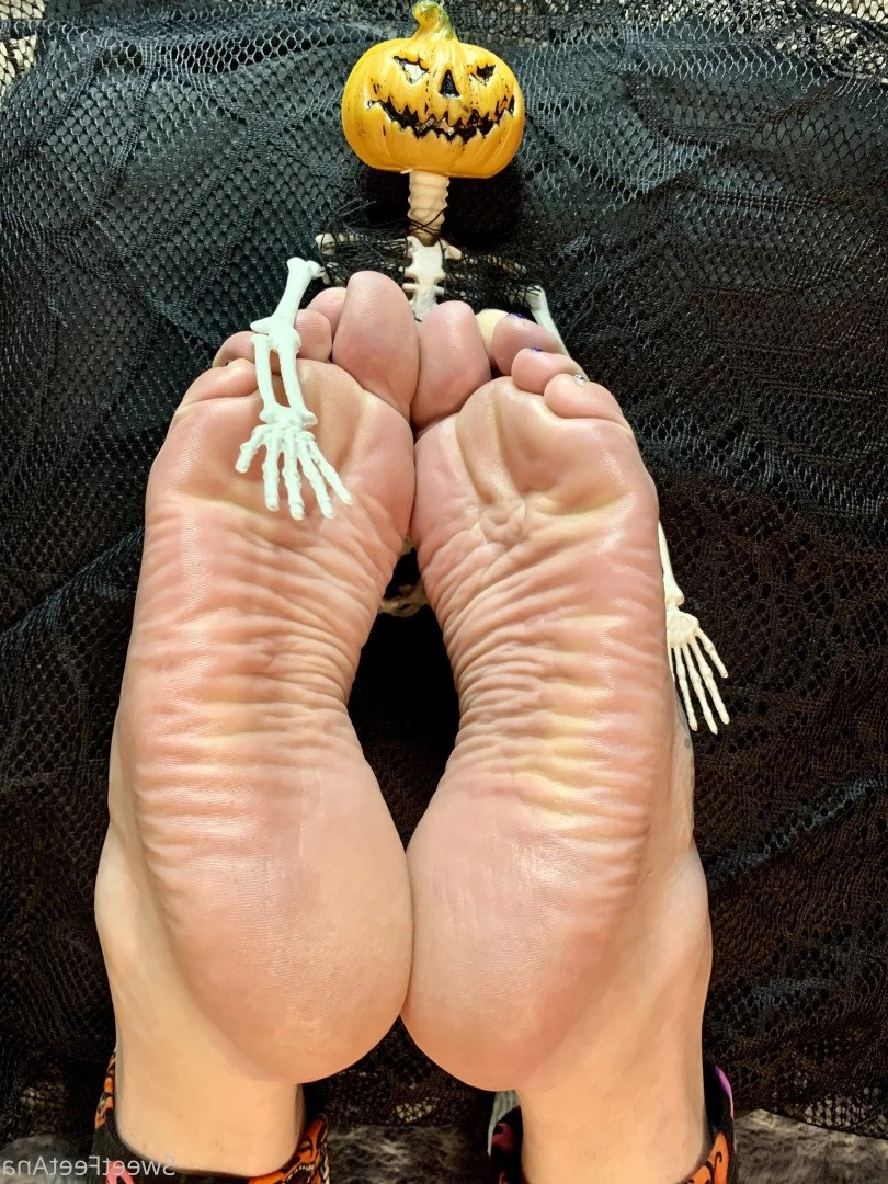 sexysweetfeetana [ sexysweetfeeta1 ] Onlyfans leaked photo 2742387 on Hotleaks.tv