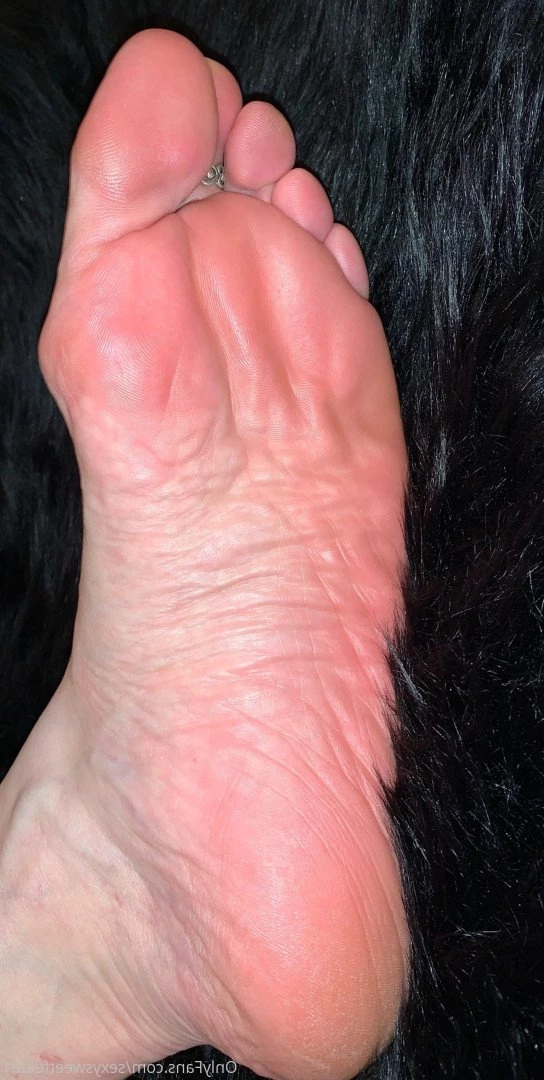 sexysweetfeetana [ sexysweetfeeta1 ] Onlyfans leaked photo 2742503 on Hotleaks.tv