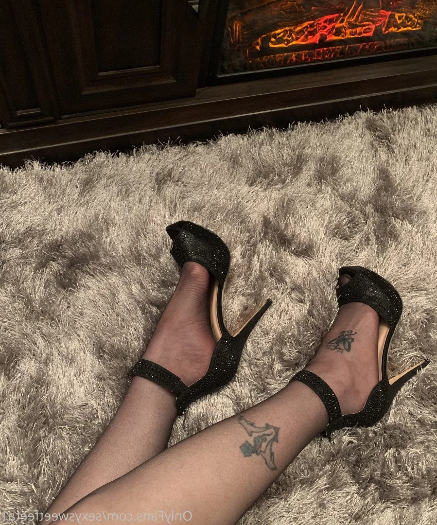 sexysweetfeetana [ sexysweetfeeta1 ] Onlyfans leaked photo 2742524 on Hotleaks.tv