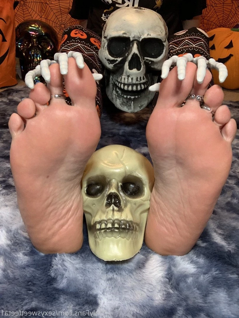 sexysweetfeetana [ sexysweetfeeta1 ] Onlyfans leaked photo 2743358 on Hotleaks.tv
