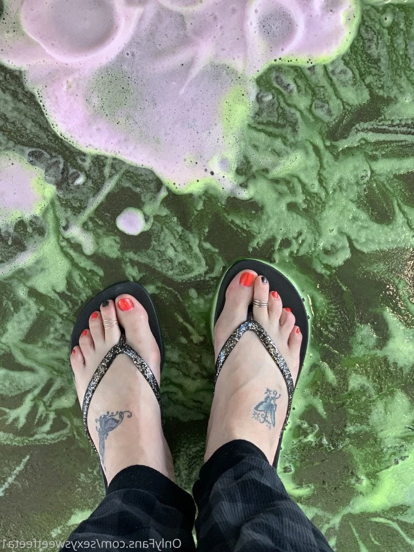 sexysweetfeetana [ sexysweetfeeta1 ] Onlyfans leaked photo 2743807 on Hotleaks.tv