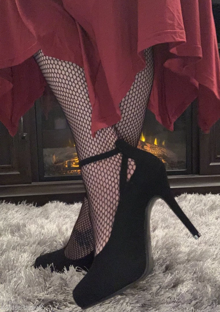 sexysweetfeetana [ sexysweetfeeta1 ] Onlyfans leaked photo 2744223 on Hotleaks.tv