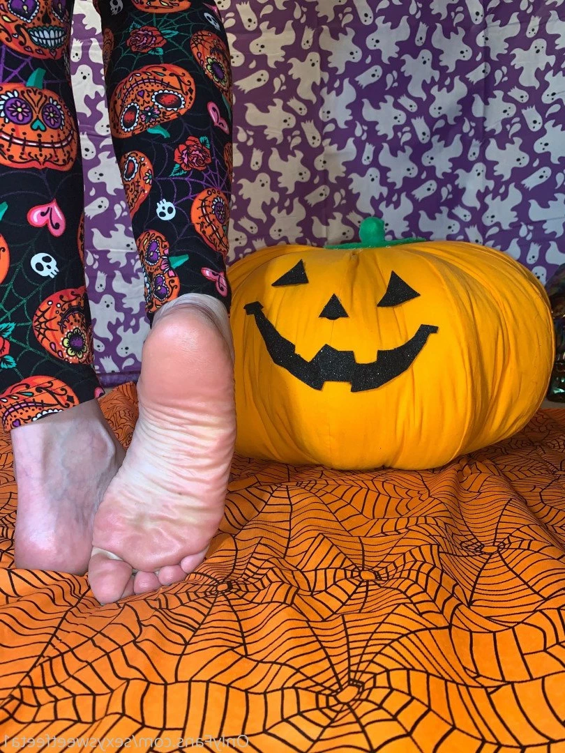 sexysweetfeetana [ sexysweetfeeta1 ] Onlyfans leaked photo 2744347 on Hotleaks.tv