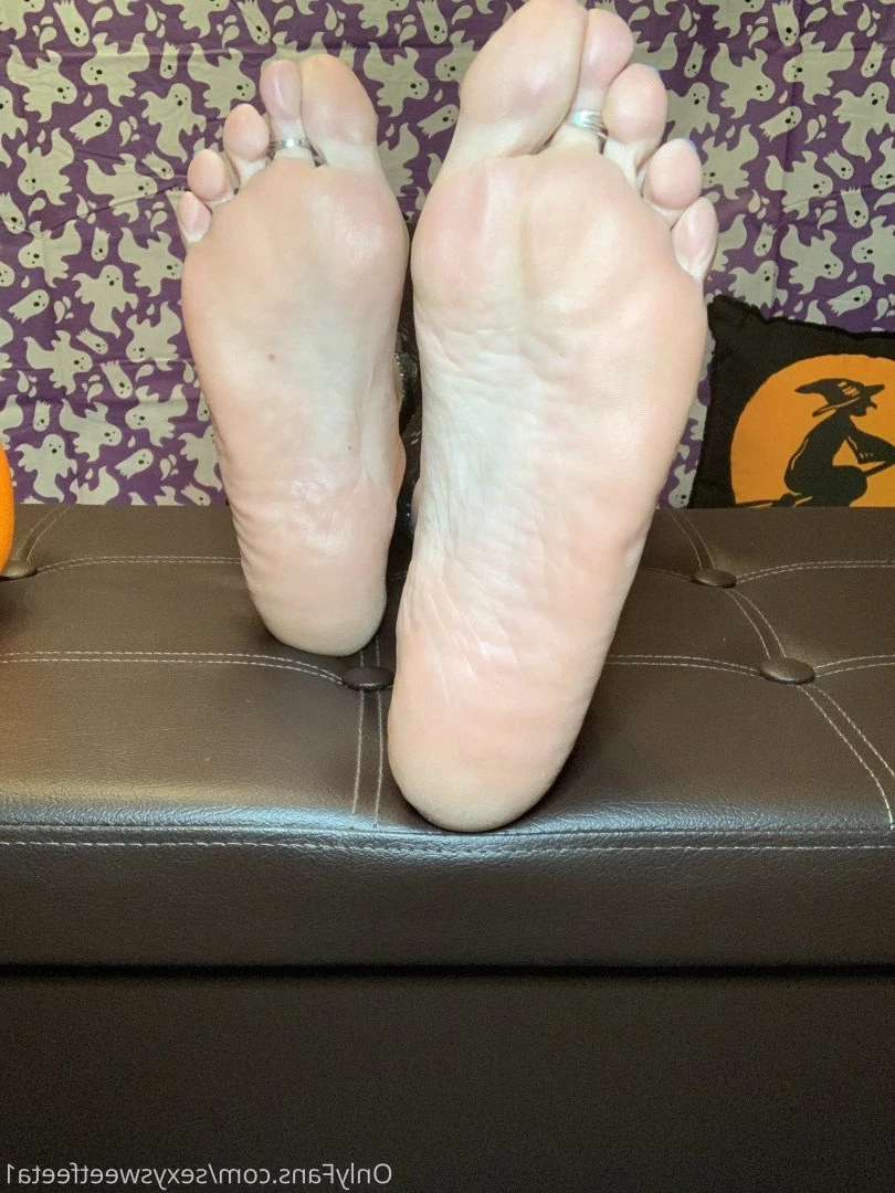 sexysweetfeetana [ sexysweetfeeta1 ] Onlyfans leaked photo 2744640 on Hotleaks.tv