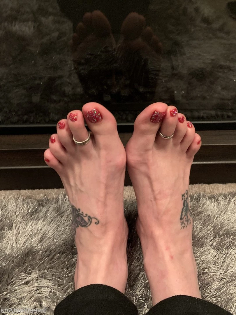 sexysweetfeetana [ sexysweetfeeta1 ] Onlyfans leaked photo 2744994 on Hotleaks.tv