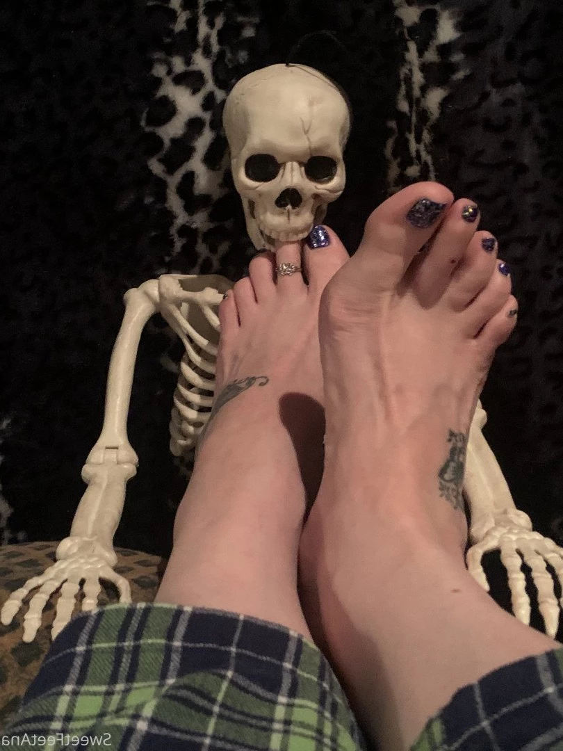 sexysweetfeetana [ sexysweetfeeta1 ] Onlyfans leaked photo 2745405 on Hotleaks.tv