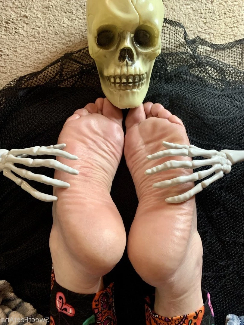 sexysweetfeetana [ sexysweetfeeta1 ] Onlyfans leaked photo 2745619 on Hotleaks.tv