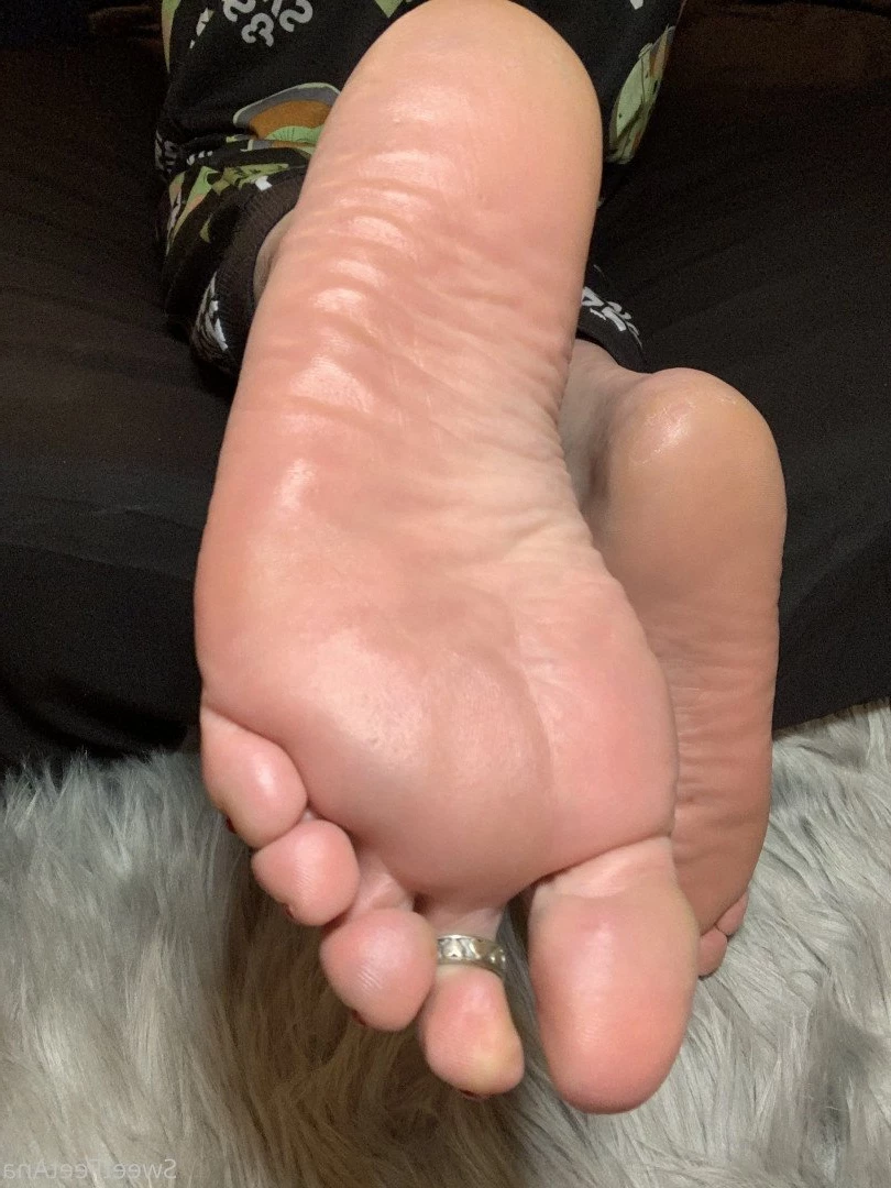 sexysweetfeetana [ sexysweetfeeta1 ] Onlyfans leaked photo 2745753 on Hotleaks.tv